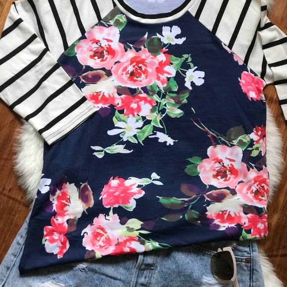 🆕 Floral & Stripes 3/4 Sleeve Tee - Picture 5 of 6